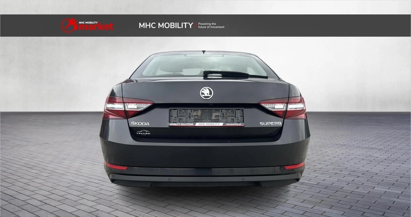 Skoda Superb cena 72500 przebieg: 157131, rok produkcji 2018 z Zabłudów małe 56